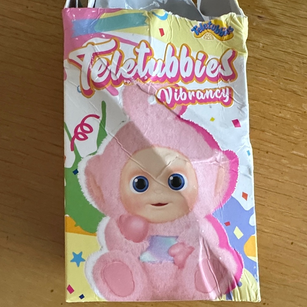 POP MART Vibrancy Teletubbies Figurine - Tinky Winky - Picture 11 of 13